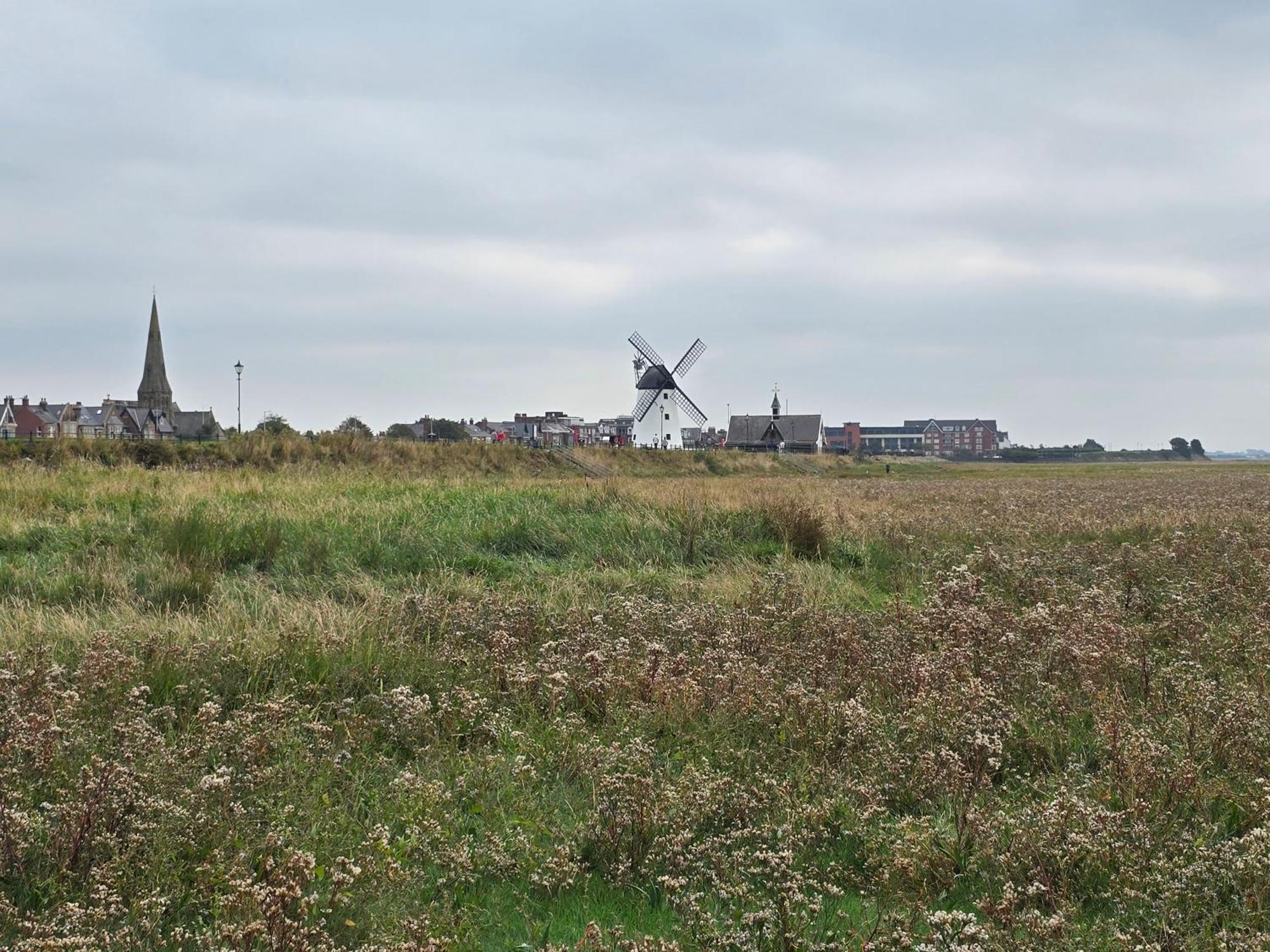 Windmill House Lytham Apartment ลิธึม เซนต์ แอนน์ส ภายนอก รูปภาพ